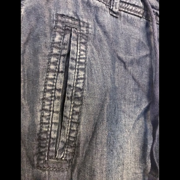 𝅺Blossom Capris - Picture 3 of 6